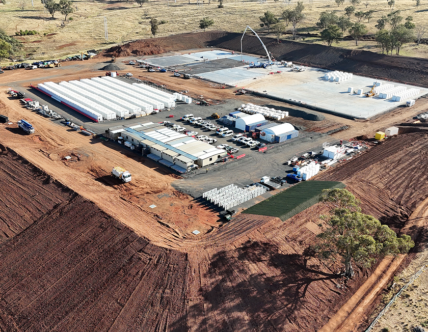 The Bulabul Battery, a utility‑scale Battery Energy Storage System (BESS), will both charge from and discharge back into the national electricity grid.