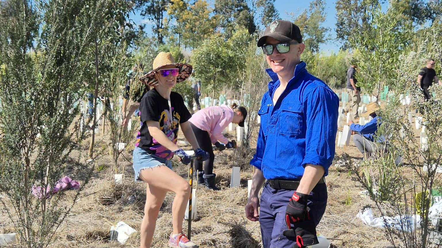 AMPYR delivers $40,000 through the Wimpole Battery Community Fund.